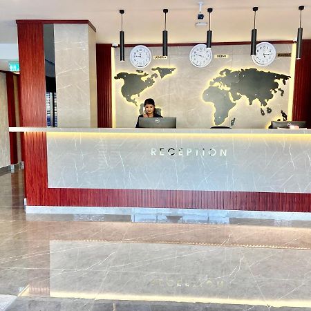 Concorde Inn Hotel Дубай Екстериор снимка