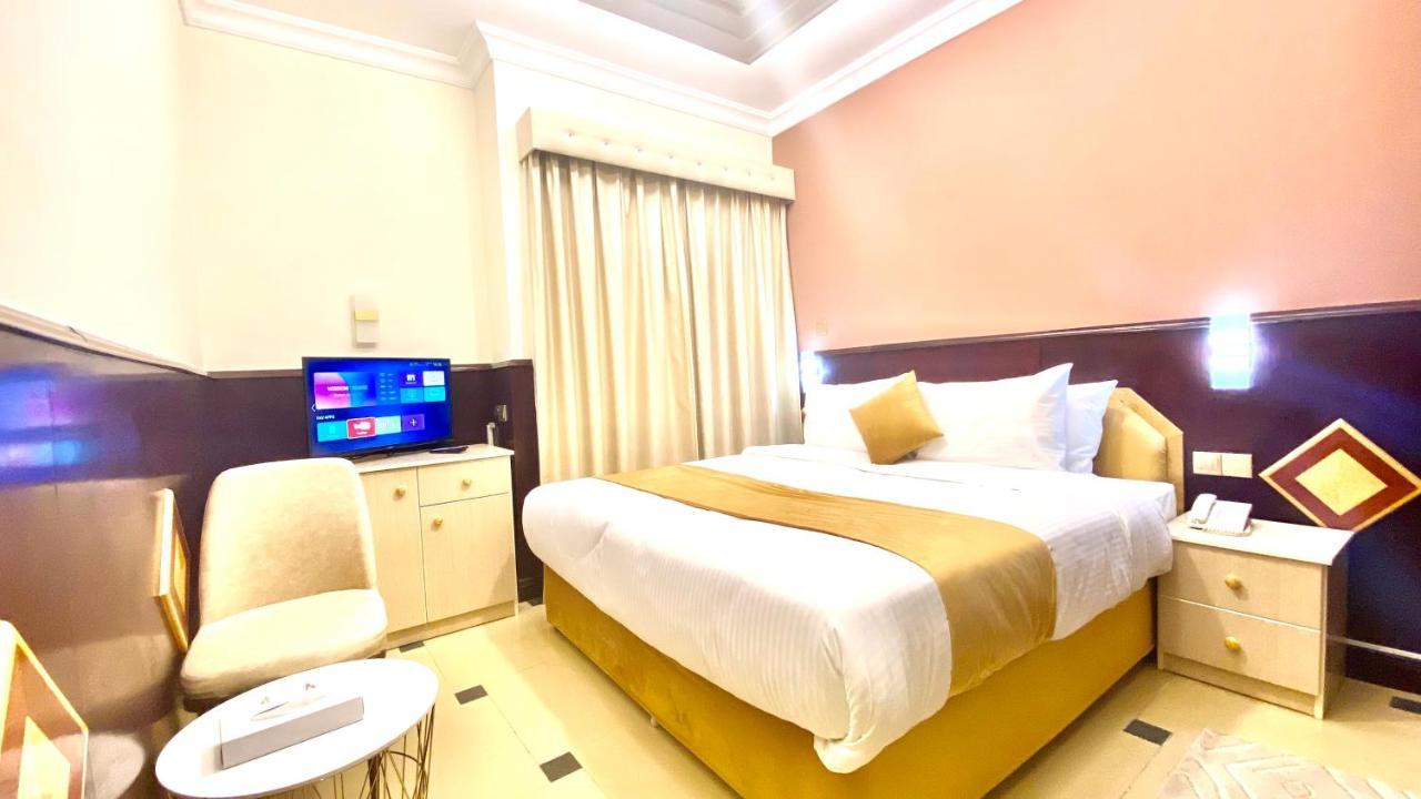 Concorde Inn Hotel Дубай Екстериор снимка