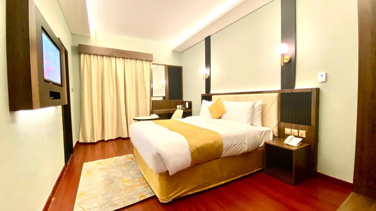 Concorde Inn Hotel Дубай Екстериор снимка
