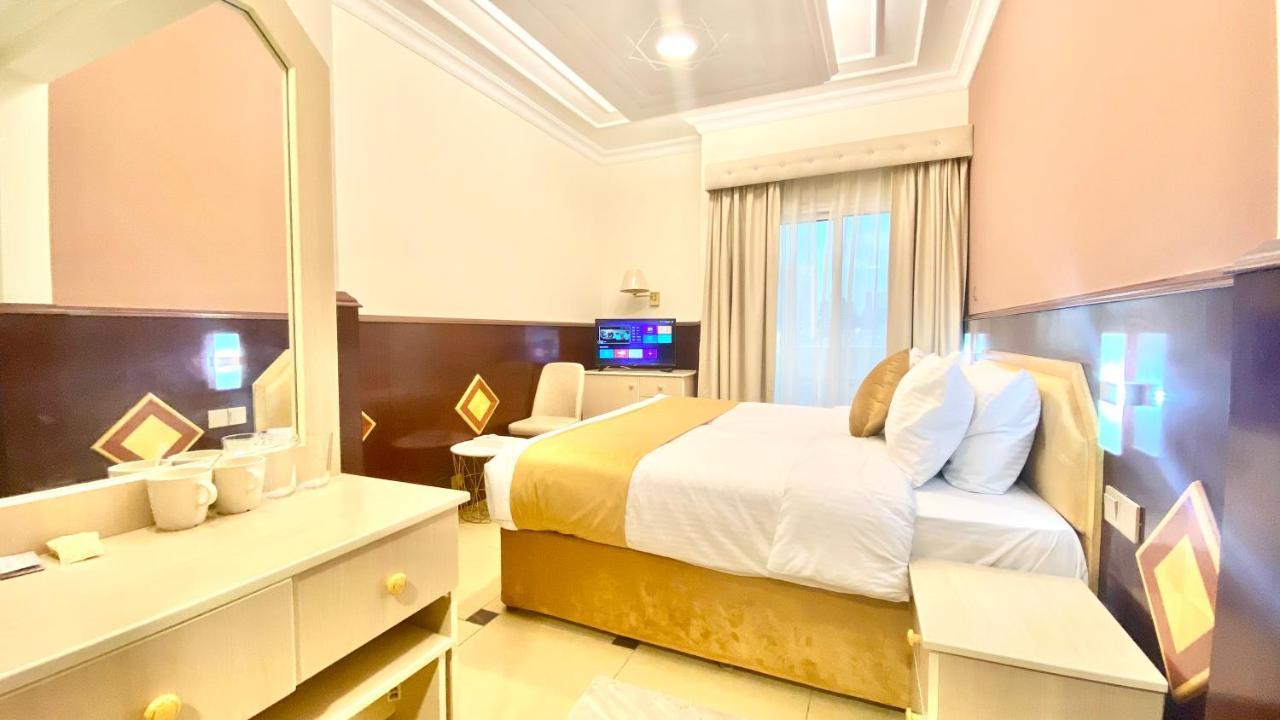 Concorde Inn Hotel Дубай Екстериор снимка